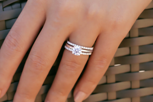 Solitaire Engagement Ring Set with Double Wedding Bands Round